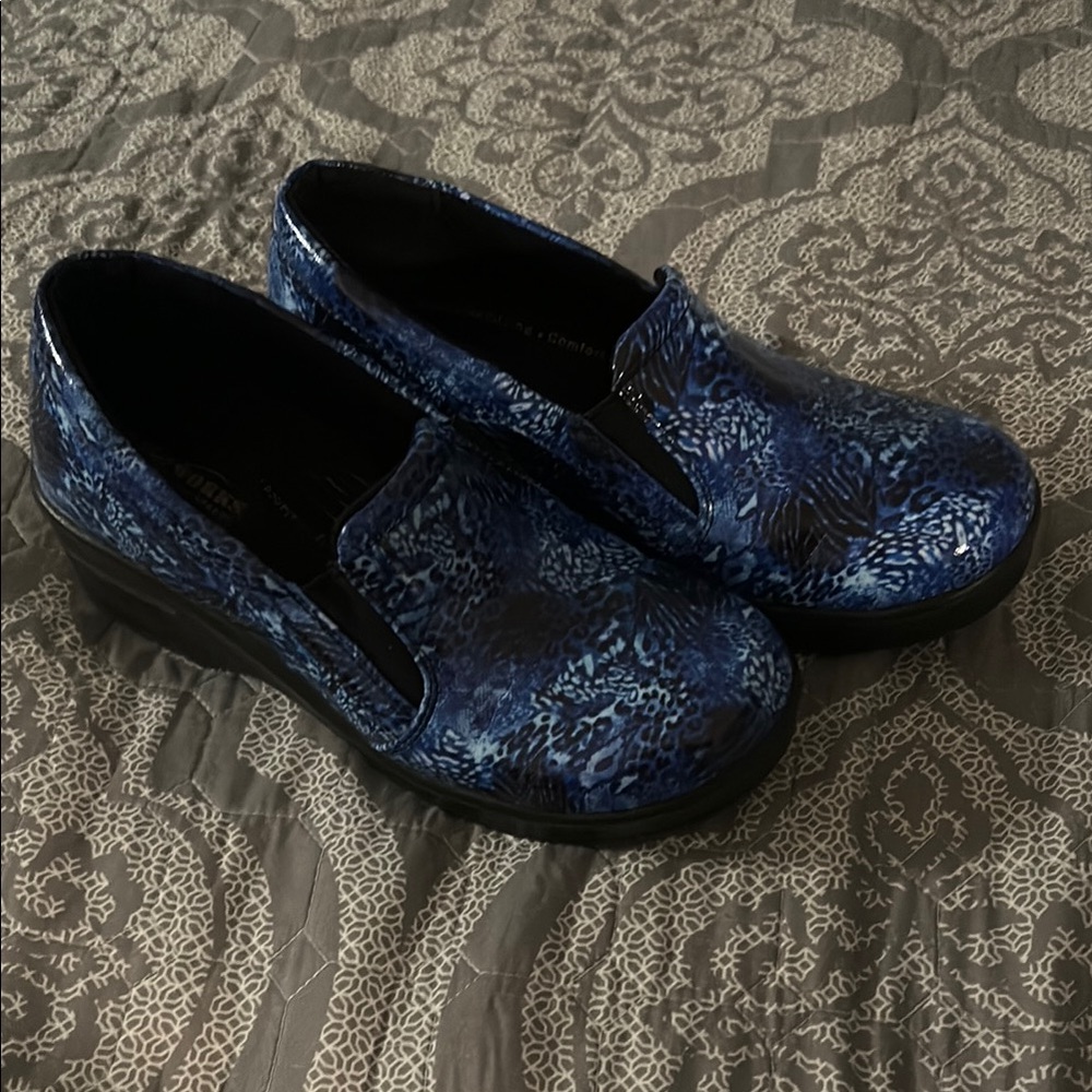 Easy Works Blue animal print clogs